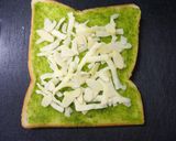 バジルにんにくアーモンドチーズトースト作り方2写真