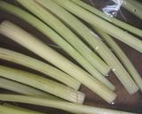 ふきと鶏肉の炊き込みごはん　桜の花のせ作り方3写真