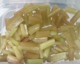 ふきと鶏肉の炊き込みごはん　桜の花のせ作り方4写真