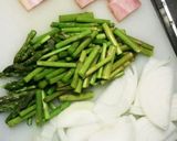 新玉ねぎとアスパラガスの春炒め☆作り方1写真