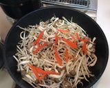 豚バラともやしの蒸し炒め作り方2写真