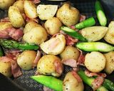新じゃがとアスパラとベーコンの黒胡椒炒め作り方3写真