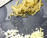 坦々麺の味と香りの中華風ニラ&もやしソバ作り方3写真