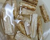 鶏手羽元とごぼうのチーズトマト煮込み作り方2写真