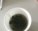 超簡単！紙コップワカメスープ携帯可作り方3写真