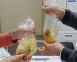 ポリ袋で作るヤキトリ缶詰と白菜の卵とじ作り方2写真
