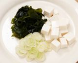 【基本】豆腐とわかめとねぎのおみそ汁作り方2写真
