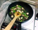 烏賊とニンニクの芽と砂肝のンニク醤油炒め作り方5写真
