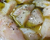 男料理！簡単おつまみ☆むね肉のアヒージョ作り方1写真