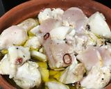 男料理!簡単おつまみ☆むね肉のアヒージョ作り方2写真