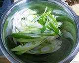 山芋とネギの梅肉炒め作り方1写真