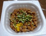 納豆にウワミゾザクラのトッピング（＾＾）作り方4写真