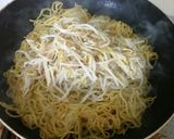 豚ミンチともやしの醤油焼きそば（ピリ辛）作り方5写真