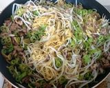 豚ミンチともやしの醤油焼きそば（ピリ辛）作り方6写真