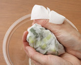 簡単副菜！きゅうりとタコのこまごま酢の物作り方2写真