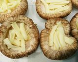 焦がし醤油で！チーズinしいたけの肉詰め作り方1写真