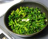 のらぼうなと油揚げの卵とじ作り方4写真