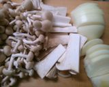 簡単！鶏むね肉ときのこの洋風煮込み♪作り方1写真