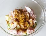 新ジャガと鶏肉のカレー風味オーブン焼き作り方3写真