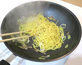 キヌアの簡単・時短！明太子の和風焼きそば作り方2写真