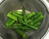 今が旬のアスパラと新玉葱とアサリの酒蒸し作り方1写真