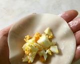 餃子の皮でゆで卵キャベツチーズの包み焼き作り方3写真