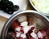 タコとオリーブのトマトパスタ作り方1写真
