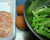 絹さやと挽き肉の玉子炒め✴作り方1写真