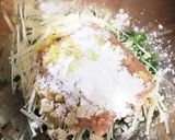 男の鳥ひき肉とエノキの団子スープ作り方1写真