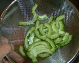 ゴーヤと豚肉のキムチ味噌炒め作り方1写真