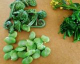 そら豆とこごみのブルーチーズ和え作り方1写真