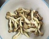 チキンとしめじのさっぱり炒め作り方1写真