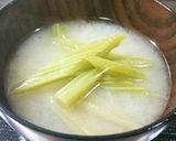 フキのお味噌汁。作り方4写真