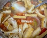 玉ねぎと揚げと落とし玉子のお味噌汁〜♪作り方3写真