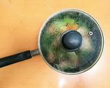 余熱で節約！！ちくわと小松菜の煮物作り方7写真