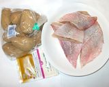 魚・赤魚とじゃが芋の簡単カレー粉炒めもの作り方1写真