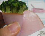 お弁当に★ハムで巻かれた!!ブロッコリー作り方1写真