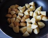 栄養オイルで＊新じゃがチキンの揚げ焼き＊作り方2写真