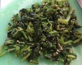 大量消費！かき菜のピリ辛ゴマふりかけ作り方1写真