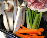 簡単！エリンギと野菜の肉巻きポン酢作り方1写真