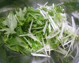 マグロの刺身をアレンジ♪水菜サラダ作り方1写真