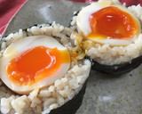 醤油炊き込みご飯と半熟煮卵おにぎり♡作り方8写真