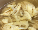「筍と鶏（やきとり缶）の煮物」作り方1写真