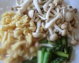 ピリ辛†アスパラしめじ油揚げ炒め つまみ作り方1写真