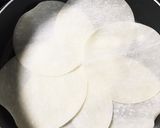 超絶簡単！餃子の皮ピザ★和風もイケる！作り方1写真