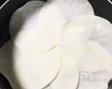 超絶簡単！餃子の皮ピザ★和風もイケる！作り方1写真