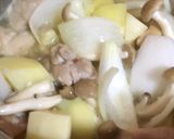 塩麹で旨みたっぷり♪鶏肉の塩じゃが作り方4写真