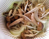 レンジで簡単♪しめじともやしの和え物作り方4写真