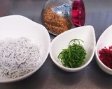 カリカリ梅としらす大葉のおにぎり作り方1写真