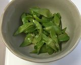 絹さやのツナ和え☆作り方1写真
